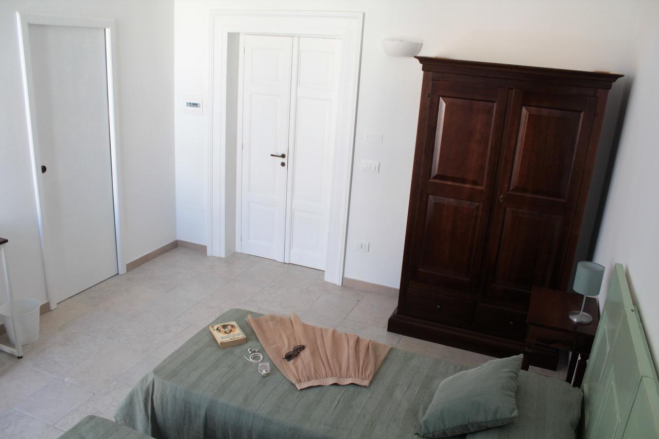 A Casa Ventotto Bed & Breakfast Mesagne Bagian luar foto